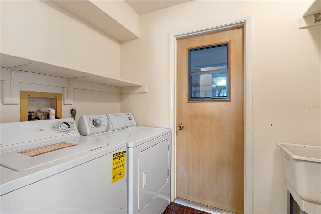 For Sale: $319,000 (2 beds, 2 baths, 1535 Square Feet)