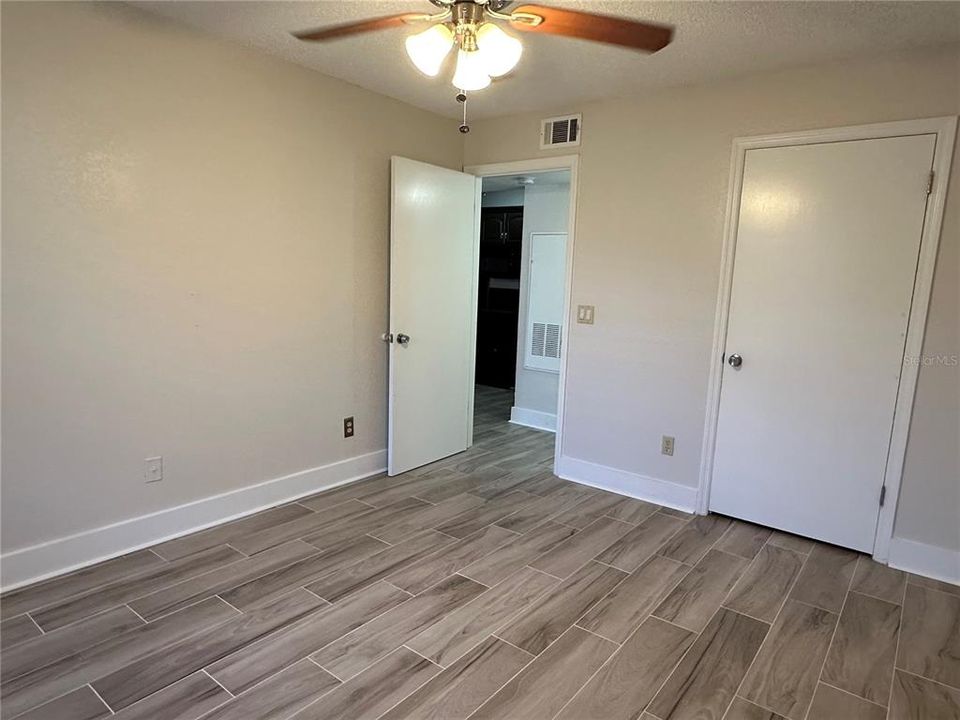 For Sale: $162,500 (1 beds, 1 baths, 627 Square Feet)