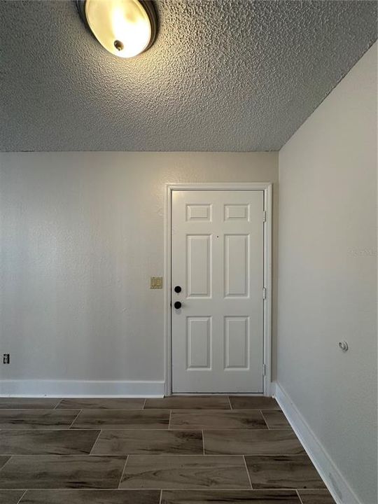 For Sale: $162,500 (1 beds, 1 baths, 627 Square Feet)