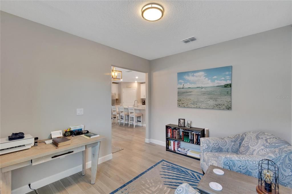 For Sale: $325,000 (2 beds, 2 baths, 1636 Square Feet)