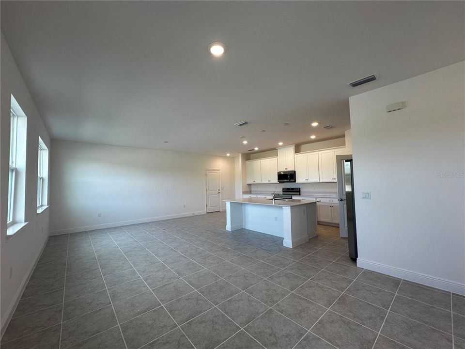 For Sale: $390,000 (4 beds, 2 baths, 2170 Square Feet)