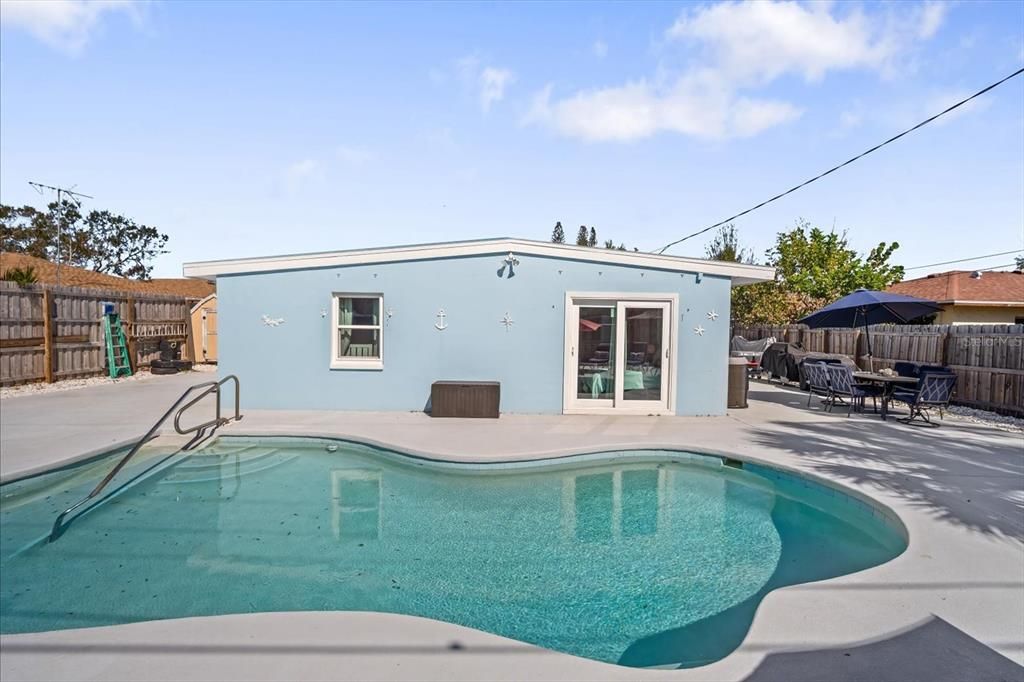 For Sale: $400,000 (3 beds, 2 baths, 1482 Square Feet)