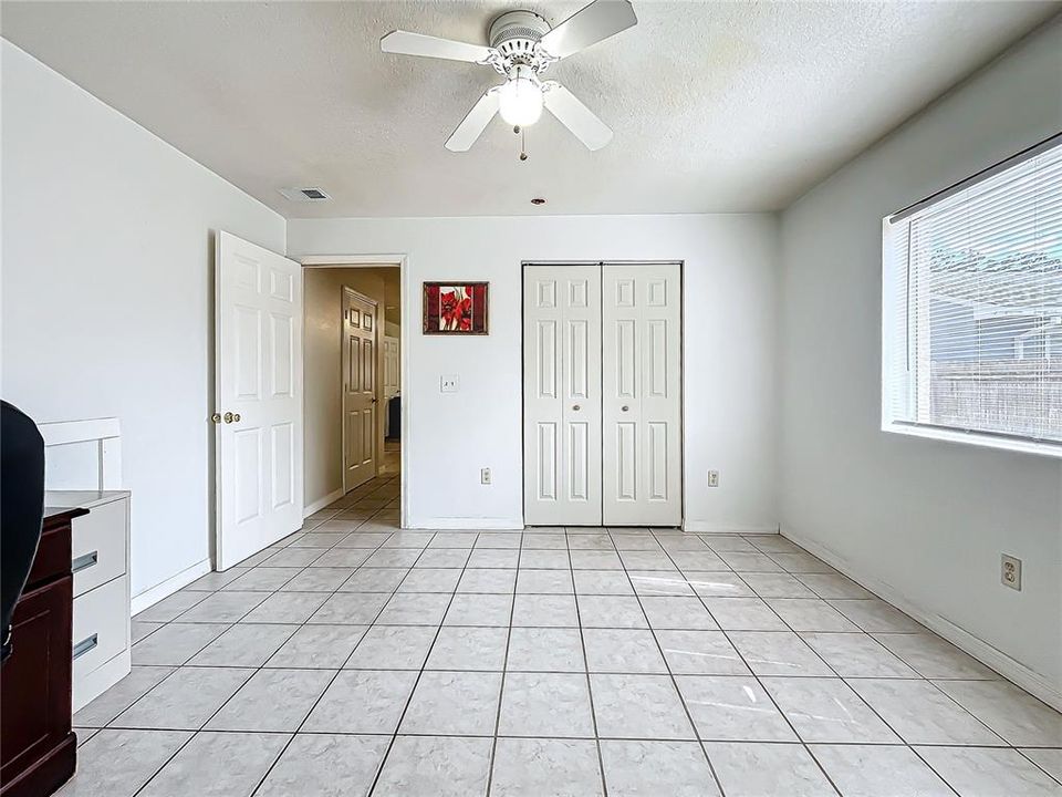 For Sale: $365,000 (3 beds, 2 baths, 1426 Square Feet)