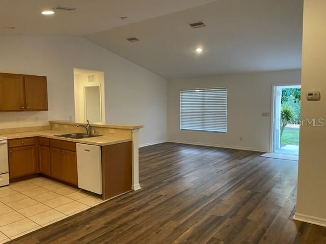 For Sale: $239,950 (3 beds, 2 baths, 1206 Square Feet)