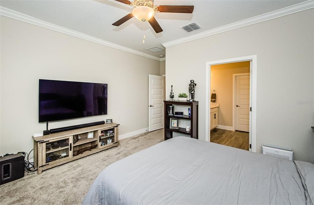 For Sale: $399,000 (2 beds, 2 baths, 2208 Square Feet)