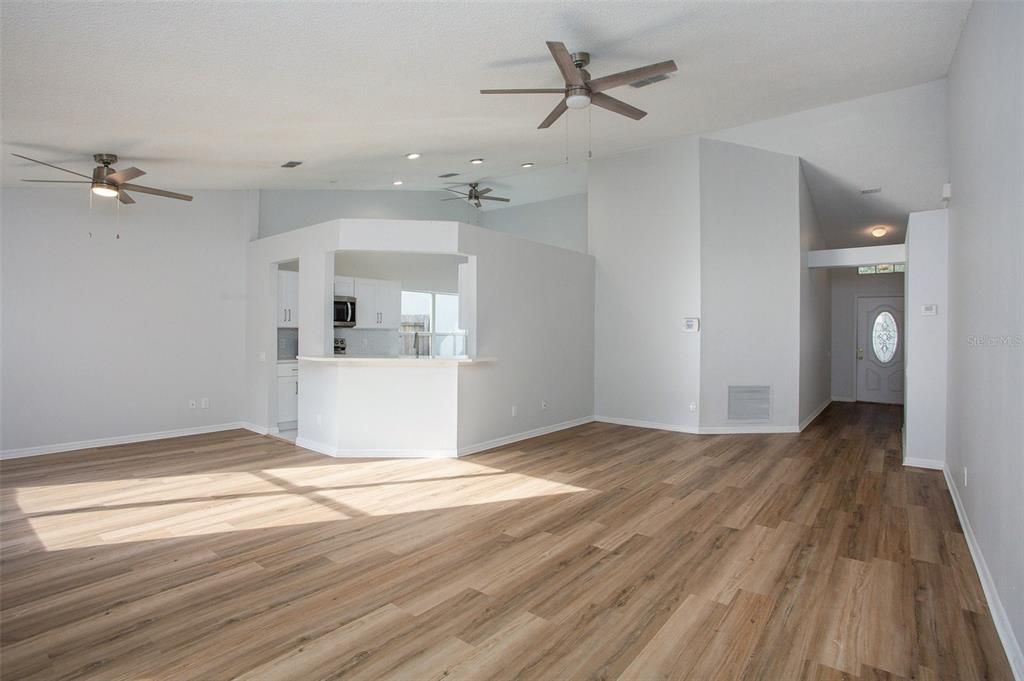 For Sale: $369,900 (3 beds, 2 baths, 1530 Square Feet)