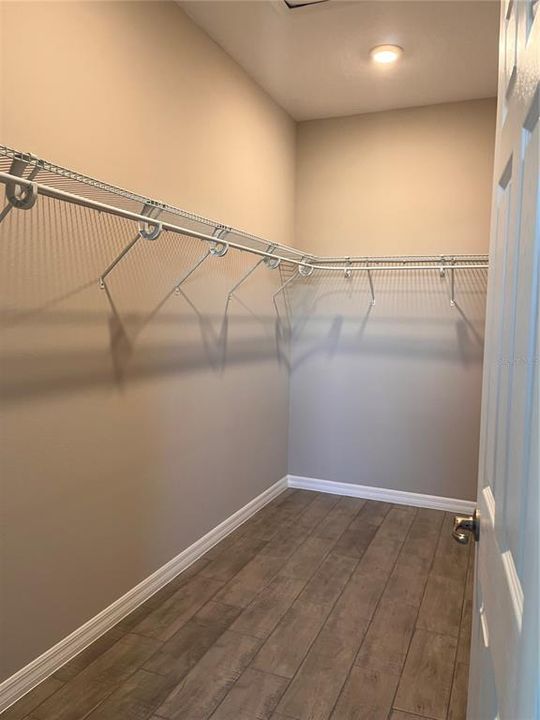 Active With Contract: $2,400 (2 beds, 2 baths, 1469 Square Feet)