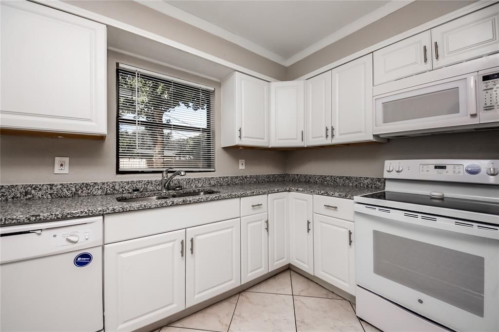 For Rent: $2,185 (3 beds, 2 baths, 1166 Square Feet)