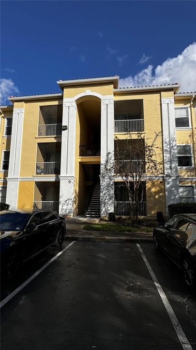 Active With Contract: $165,000 (1 beds, 1 baths, 672 Square Feet)