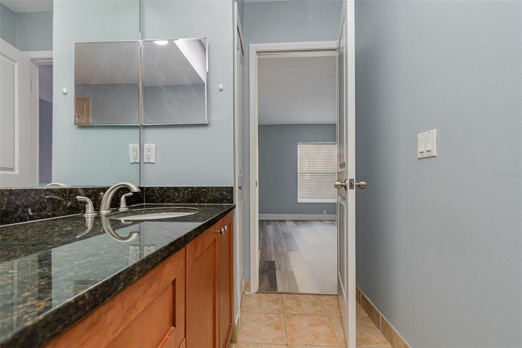 For Sale: $240,000 (2 beds, 2 baths, 1103 Square Feet)