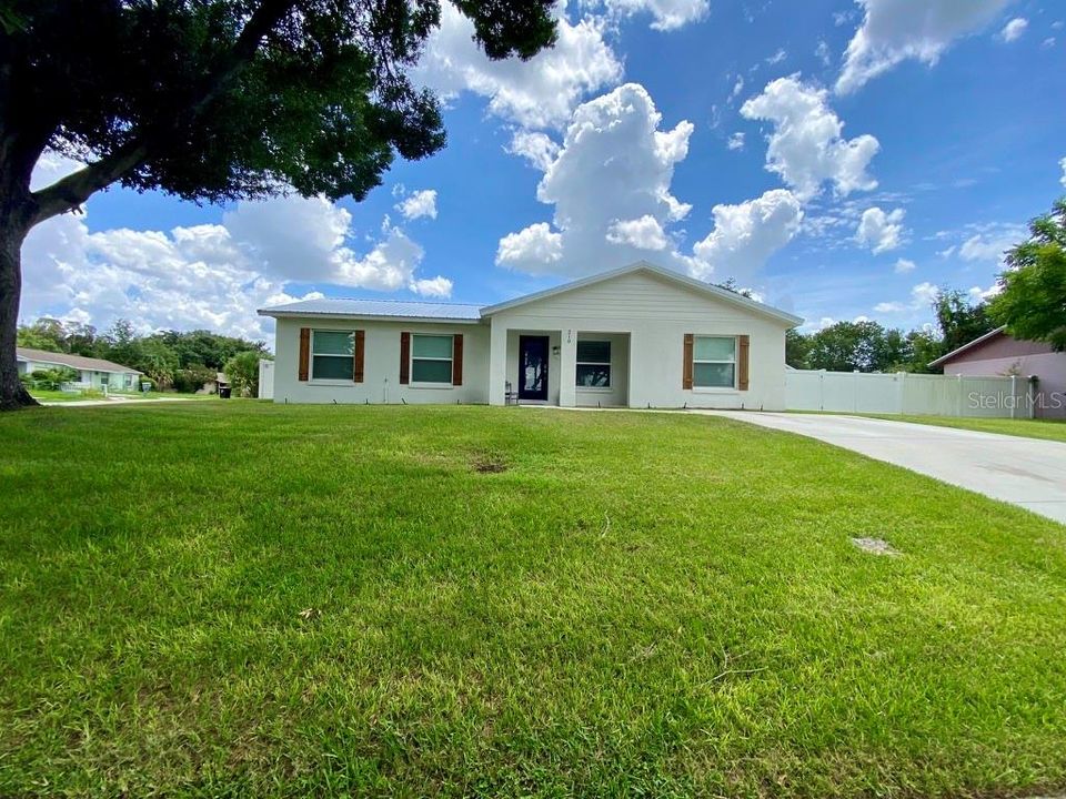 For Sale: $369,900 (4 beds, 2 baths, 1456 Square Feet)