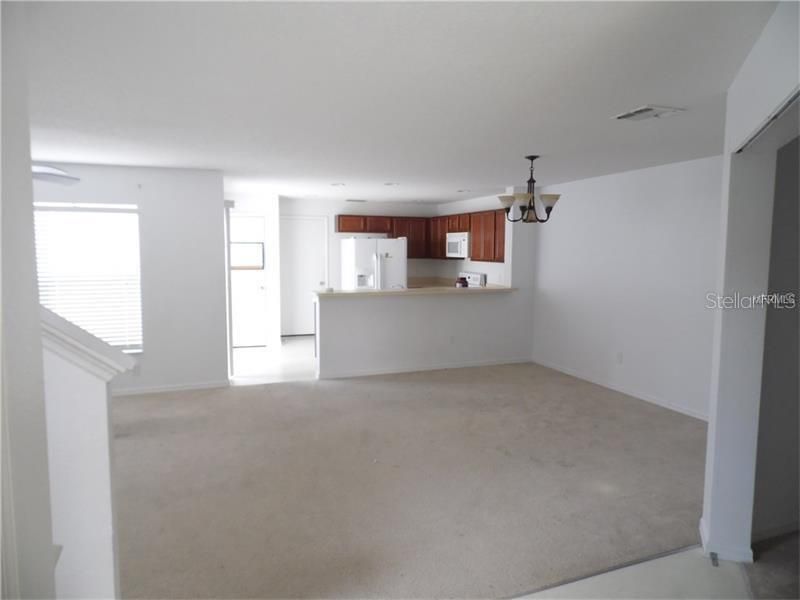 For Rent: $2,100 (2 beds, 2 baths, 1806 Square Feet)