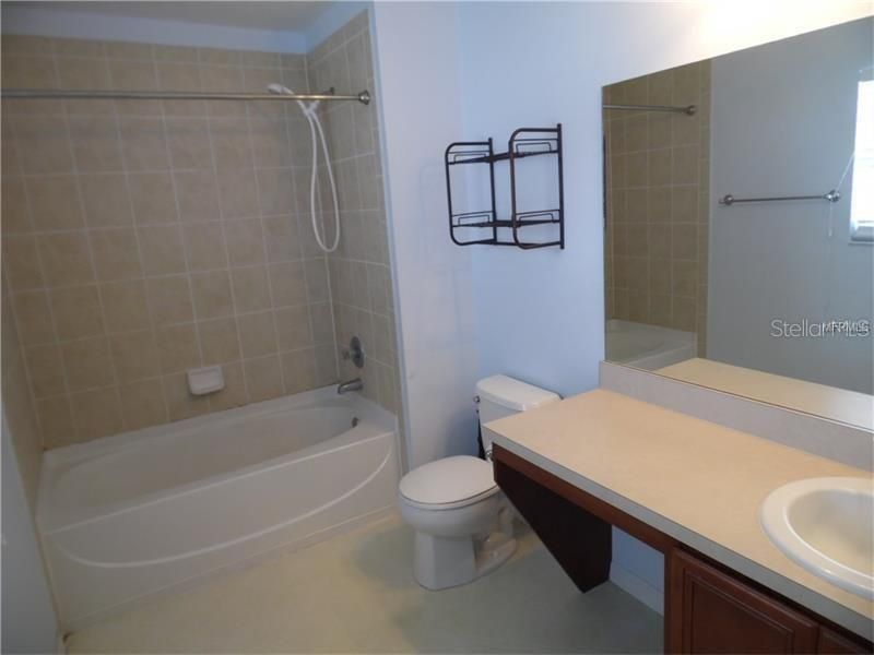 For Rent: $2,100 (2 beds, 2 baths, 1806 Square Feet)