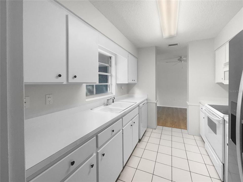 For Sale: $280,000 (2 beds, 2 baths, 1120 Square Feet)