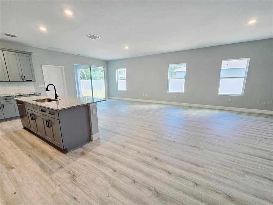 SPACIOUS LIVING & DINING ROOM