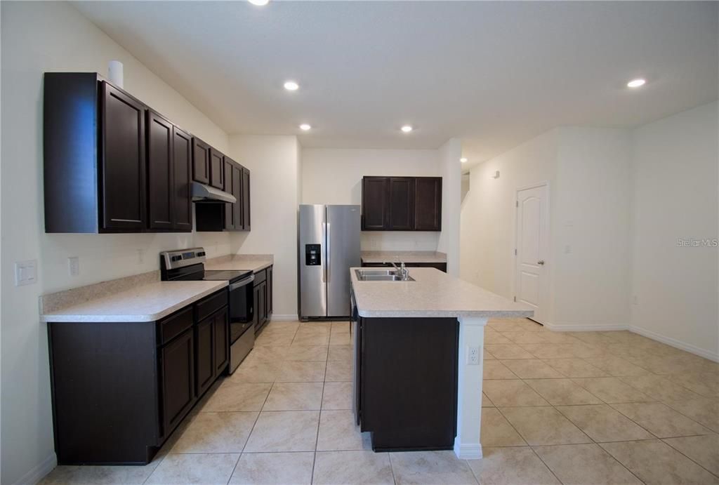 For Rent: $1,850 (3 beds, 2 baths, 1680 Square Feet)