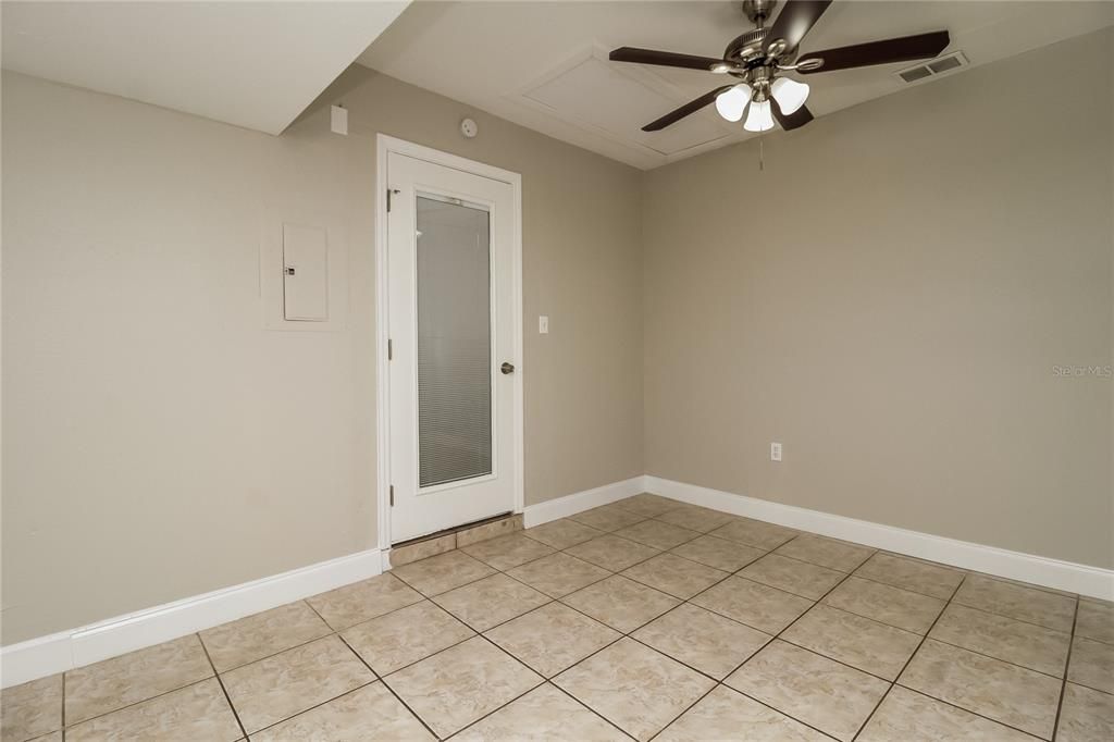 For Rent: $2,170 (3 beds, 2 baths, 1230 Square Feet)