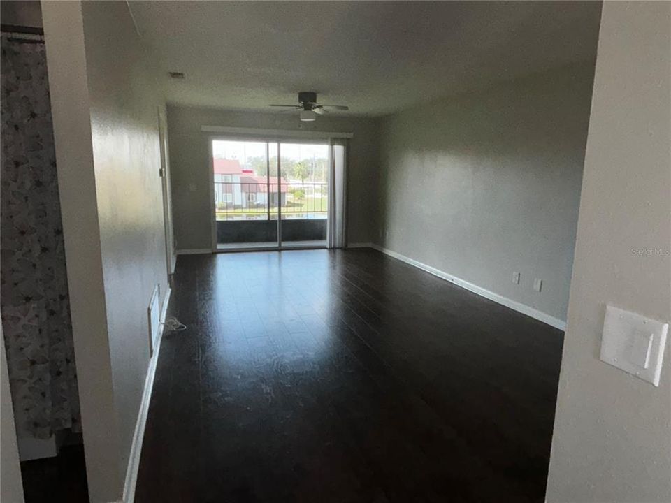 For Rent: $1,500 (2 beds, 2 baths, 864 Square Feet)