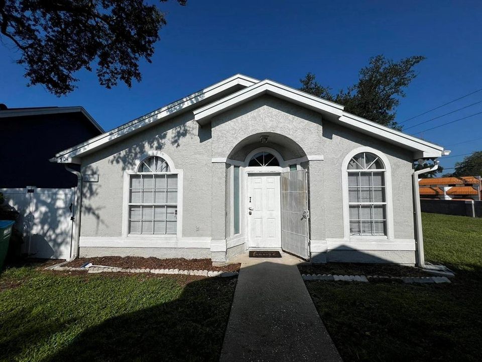 For Sale: $299,000 (3 beds, 2 baths, 1105 Square Feet)