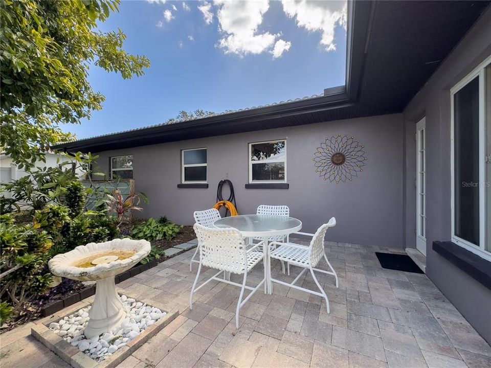 For Sale: $395,000 (2 beds, 2 baths, 1259 Square Feet)