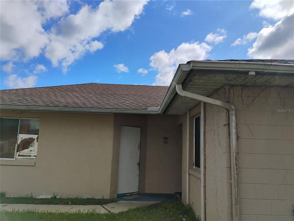 For Sale: $229,900 (2 beds, 2 baths, 926 Square Feet)