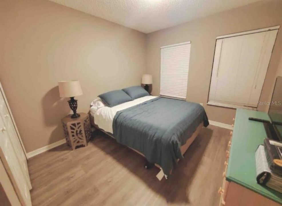 For Sale: $300,000 (3 beds, 2 baths, 1300 Square Feet)