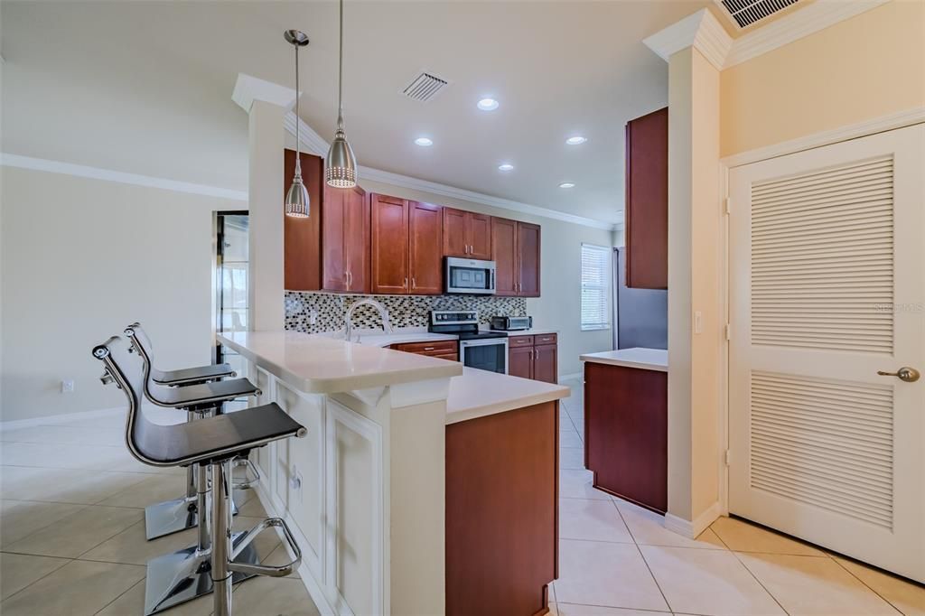 For Sale: $290,000 (2 beds, 2 baths, 1467 Square Feet)