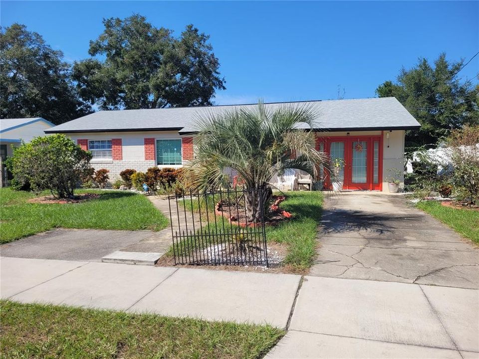 For Sale: $280,000 (3 beds, 2 baths, 1300 Square Feet)