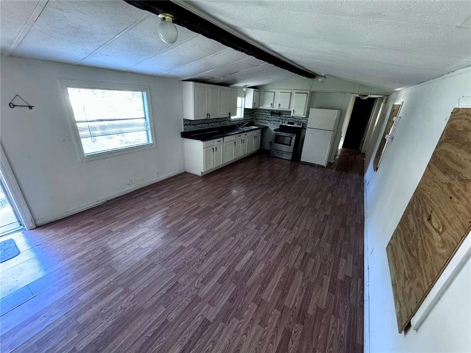 For Sale: $85,000 (2 beds, 2 baths, 846 Square Feet)