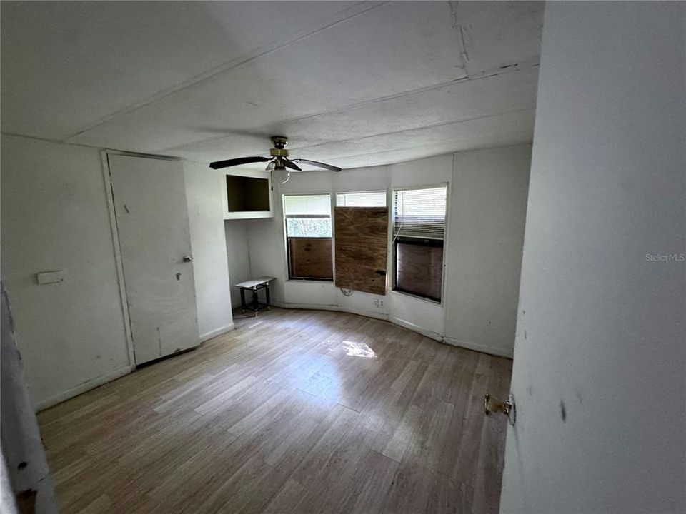 For Sale: $85,000 (2 beds, 2 baths, 846 Square Feet)