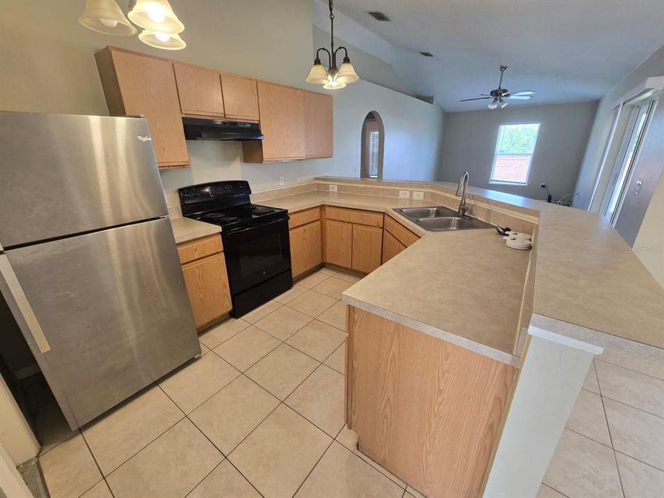 For Sale: $359,900 (3 beds, 2 baths, 1456 Square Feet)