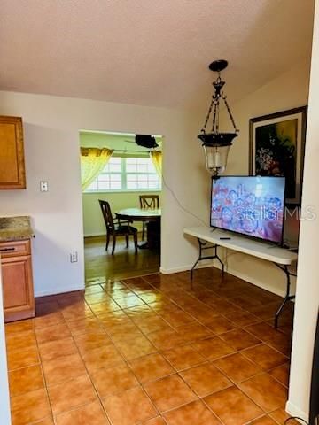 En Venta: $390,000 (3 camas, 2 baños, 1440 Pies cuadrados)