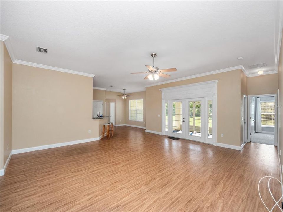 breakfast bar- eat in kitchen nook- French doors