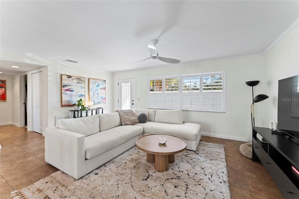 Active With Contract: $429,000 (2 beds, 2 baths, 1321 Square Feet)