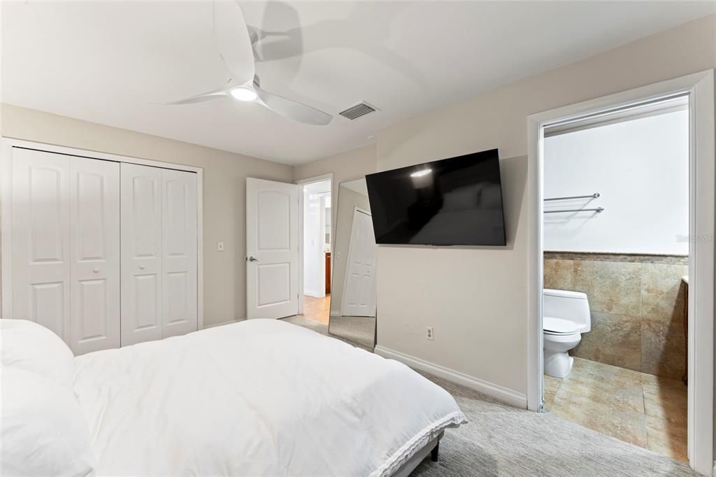 Active With Contract: $429,000 (2 beds, 2 baths, 1321 Square Feet)