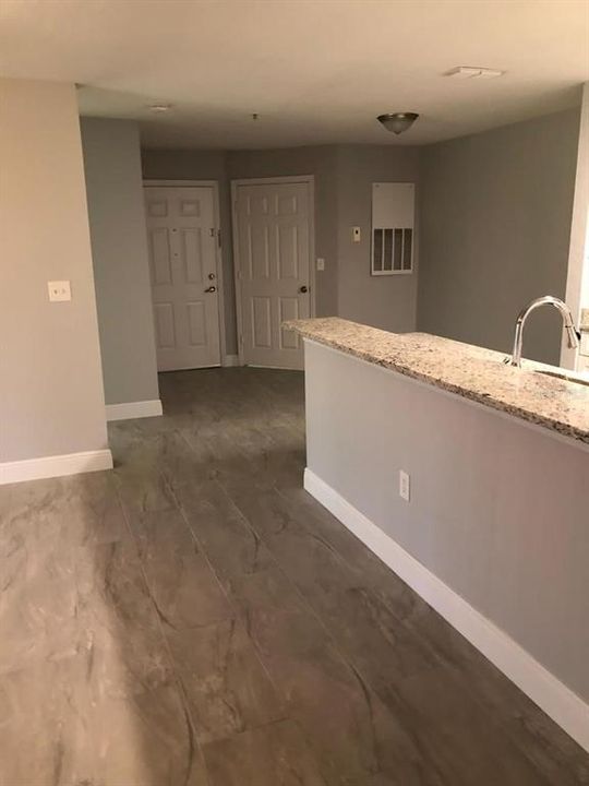 For Rent: $2,000 (2 beds, 2 baths, 1043 Square Feet)