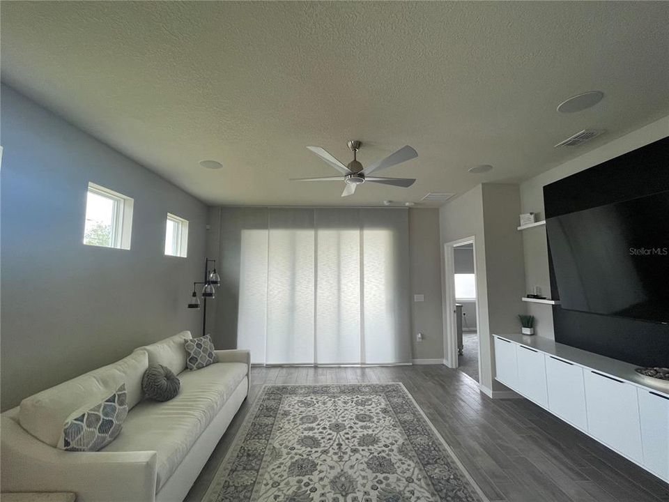 For Sale: $438,900 (3 beds, 2 baths, 1584 Square Feet)