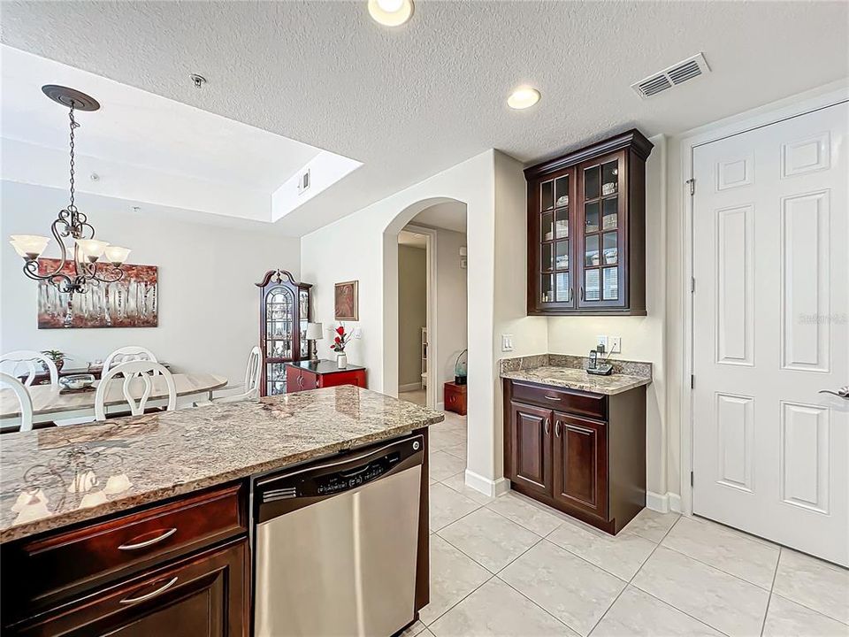 For Sale: $449,000 (3 beds, 3 baths, 2295 Square Feet)