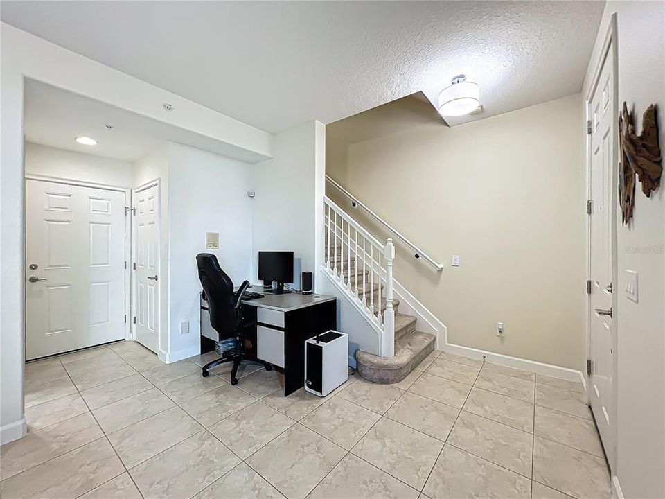 For Sale: $449,000 (3 beds, 3 baths, 2295 Square Feet)