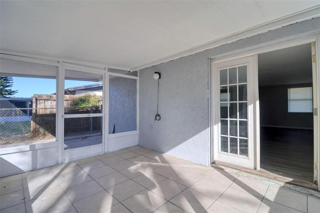 For Sale: $244,900 (3 beds, 1 baths, 1068 Square Feet)