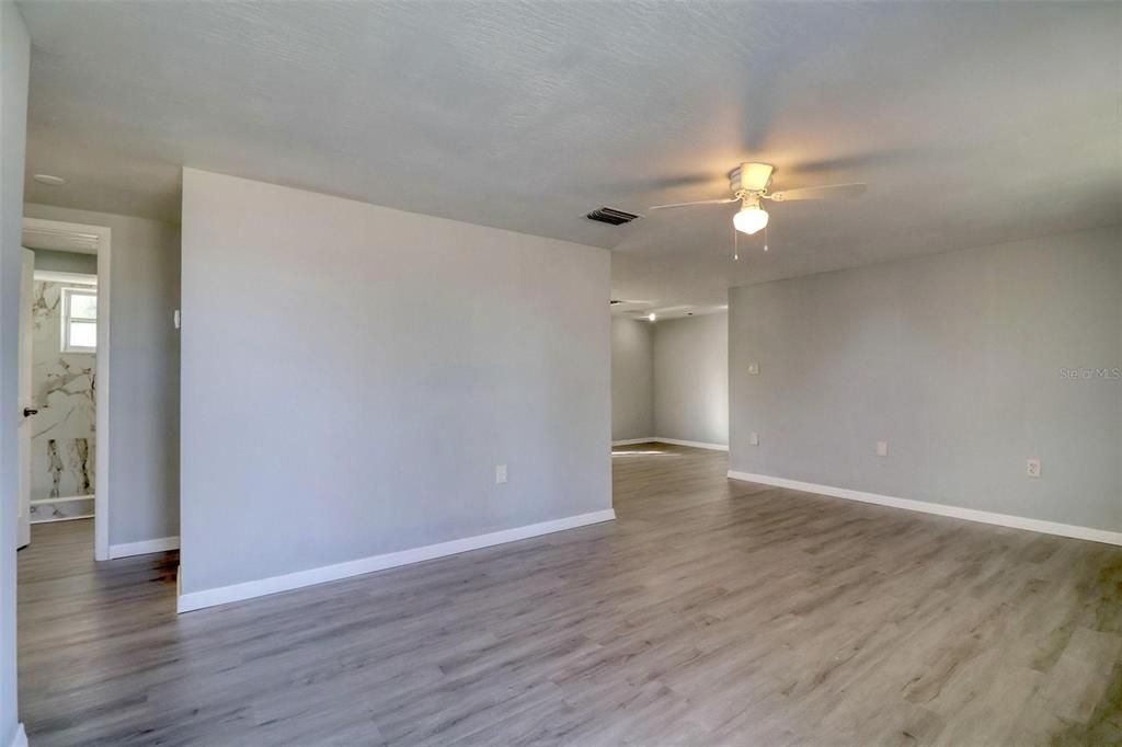 For Sale: $244,900 (3 beds, 1 baths, 1068 Square Feet)