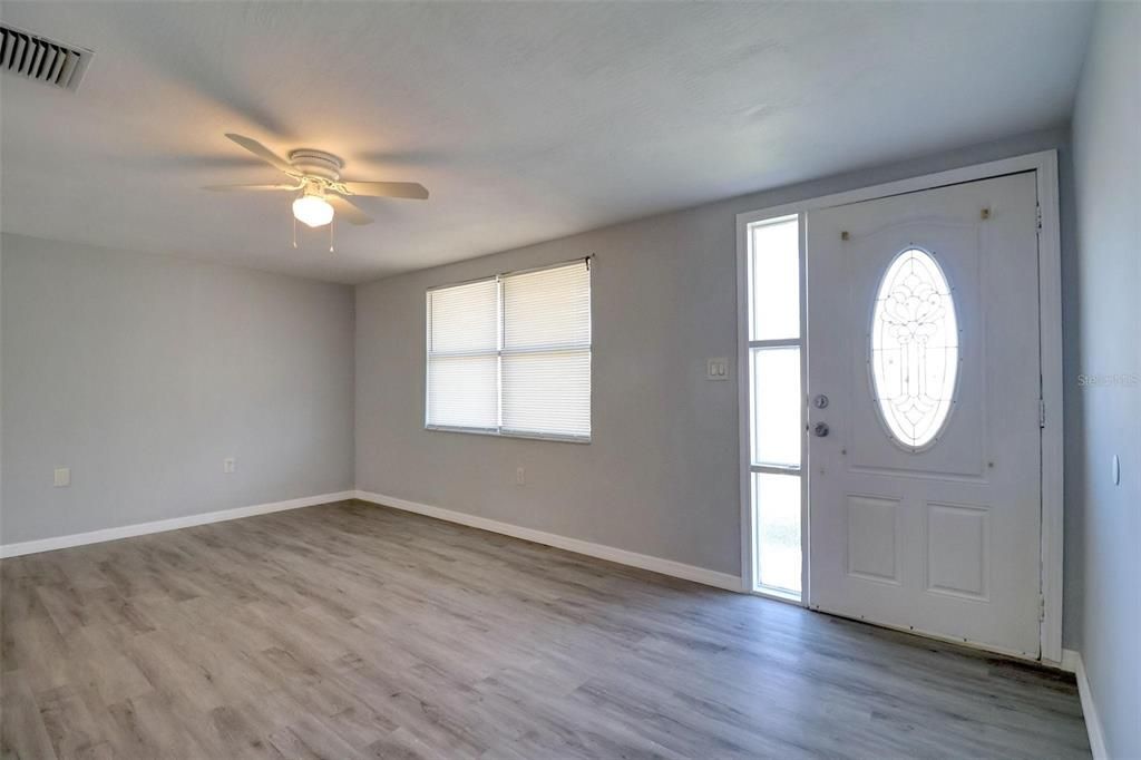 For Sale: $244,900 (3 beds, 1 baths, 1068 Square Feet)