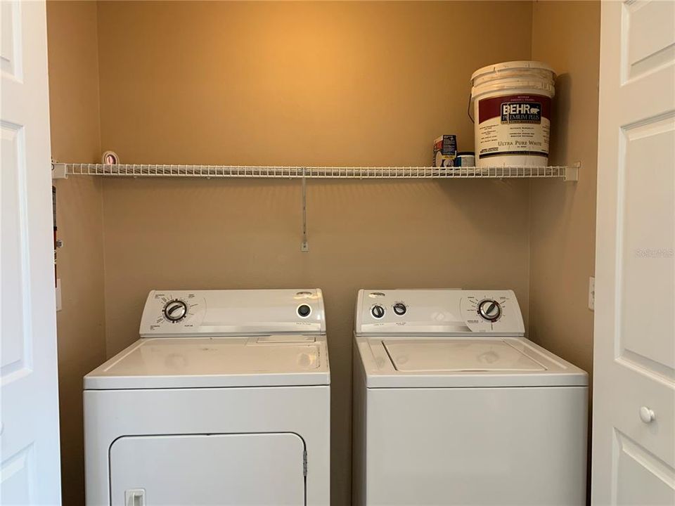 washer & dryer included