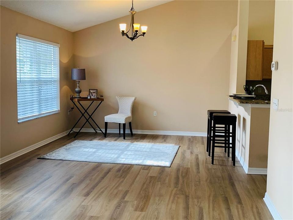 dining area & breakfast bar