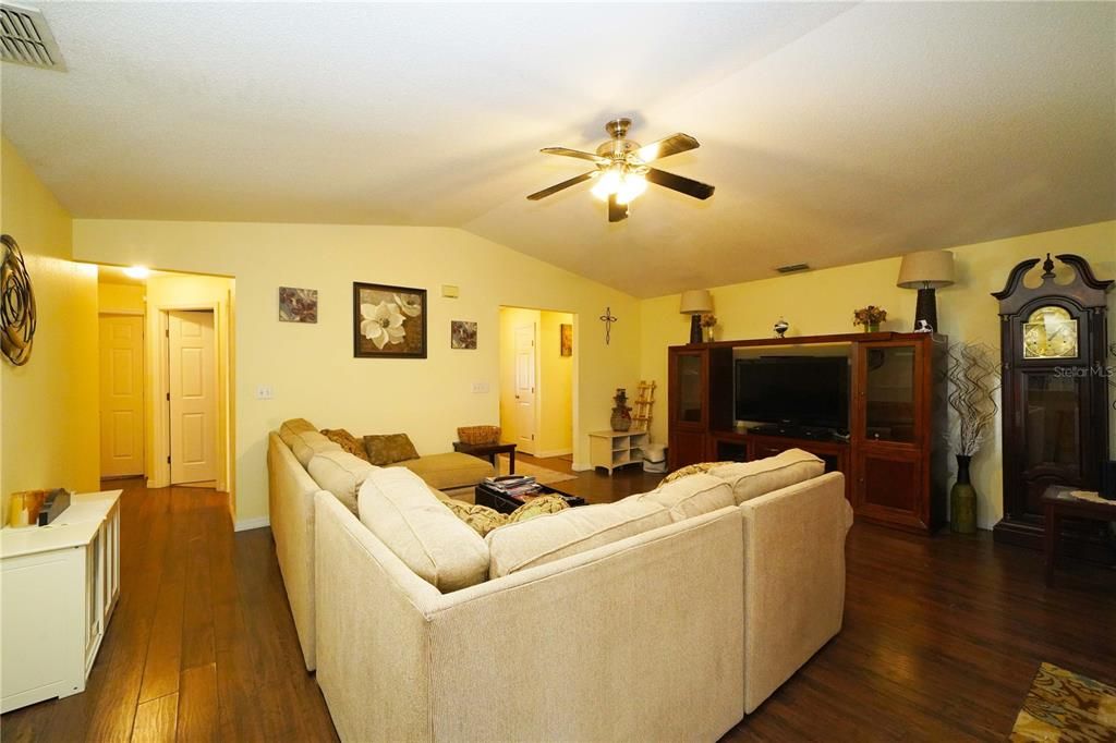 For Sale: $340,000 (4 beds, 2 baths, 1742 Square Feet)