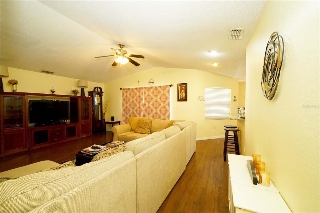 For Sale: $340,000 (4 beds, 2 baths, 1742 Square Feet)