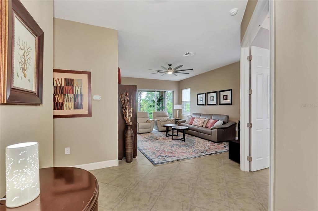 Active With Contract: $348,900 (2 beds, 2 baths, 1557 Square Feet)