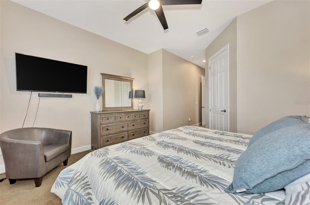 Active With Contract: $348,900 (2 beds, 2 baths, 1557 Square Feet)