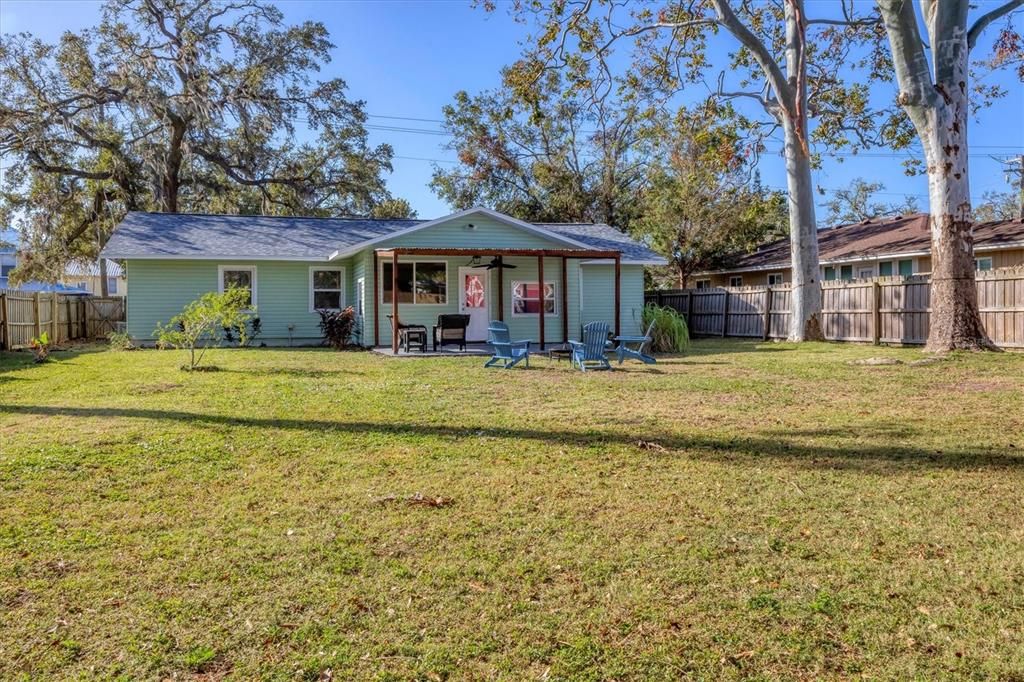 For Sale: $450,000 (3 beds, 2 baths, 1656 Square Feet)