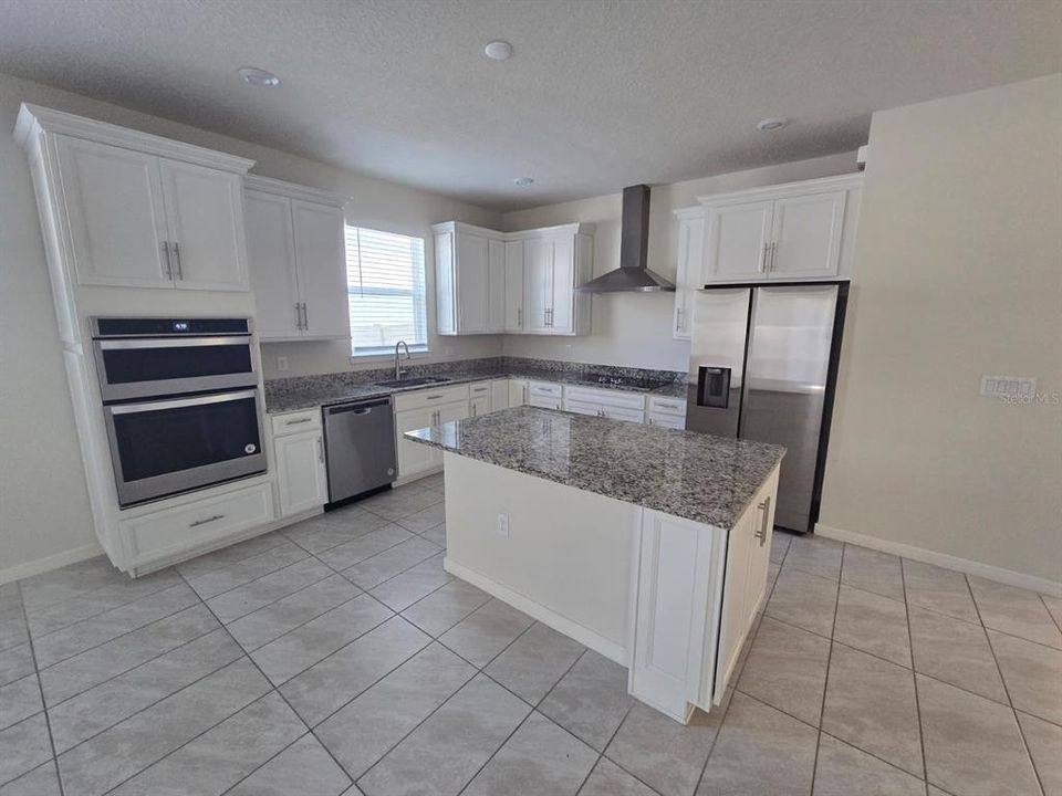 For Sale: $389,900 (4 beds, 2 baths, 2144 Square Feet)